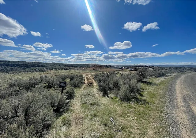 Photo 3 of Land for sale at 0 Lot 8 Pardee Pl, Ephrata, WA 98823 | MLS# NWM1909381 | Listing updated on 2026-09-17