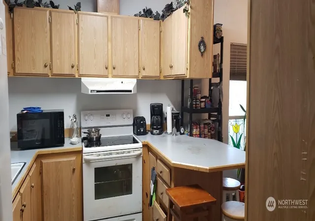Photo 3 of Manufactured home for sale at 520 Willow Dr #111, Enumclaw, WA 98022 | MLS# NWM2018174 | Listing updated on 2026-09-17