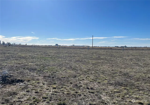Photo 4 of Land for sale at 0 Lot 3 Rd 4 NE, Moses Lake, WA 98837 | MLS# NWM2043966 | Listing updated on 2026-09-17