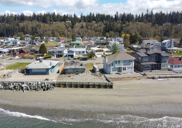 Photo 2 of Contingent at 3780 Oceanside Dr, Greenbank, WA 98253 | MLS# NWM2057330 | Listing updated on 2026-09-17