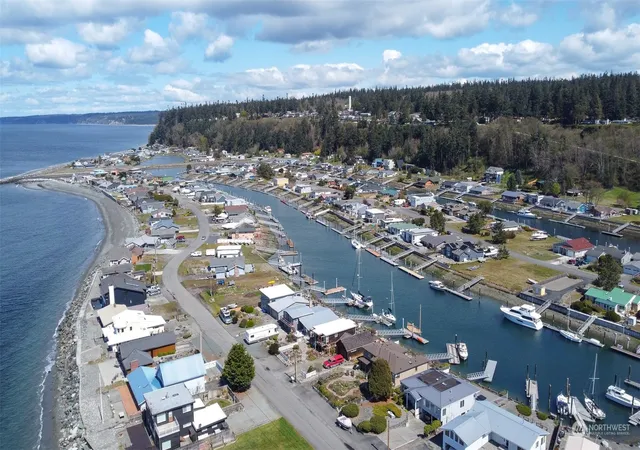 Photo 3 of Contingent at 3780 Oceanside Dr, Greenbank, WA 98253 | MLS# NWM2057330 | Listing updated on 2026-09-17