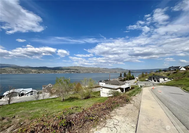 Photo 2 of Land for sale at 70 Grandview Ln, Chelan, WA 98816 | MLS# NWM2062572 | Listing updated on 2026-09-17