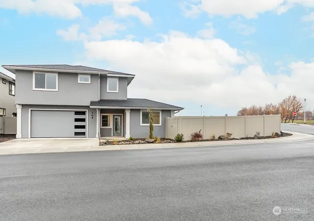Photo 1 of Single family home for sale at 305 E Stanford Ave, Ellensburg, WA 98926 | MLS# NWM2069452 | Listing updated on 2026-09-17