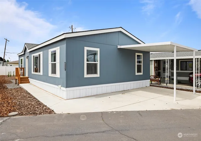 Photo 2 of Manufactured home for sale at 1256 Jones Dr, Walla Walla, WA 99362 | MLS# NWM2139382 | Listing updated on 2026-09-17