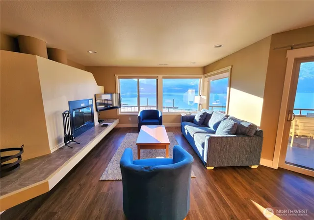 Photo 3 of House for sale at 1 Lakeside 709 O, Manson, WA 98831 | MLS# NWM2159700 | Listing updated on 2026-09-17