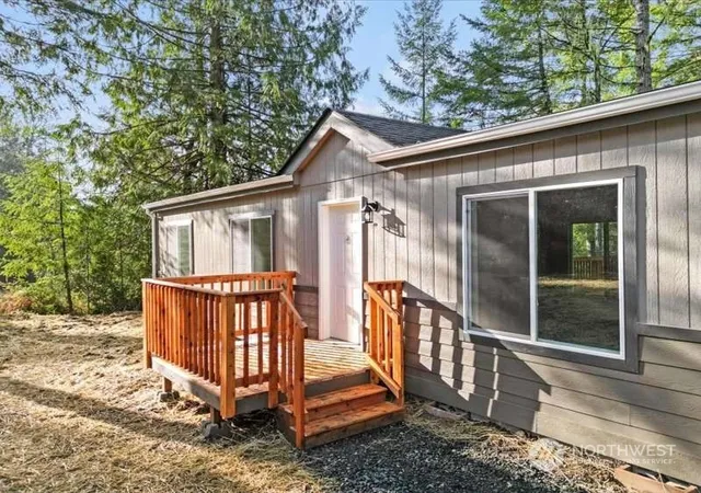 Photo 3 of Manufactured home for sale at 670 E Wilson Way, Grapeview, WA 98546 | MLS# NWM2183389 | Listing updated on 2026-09-17