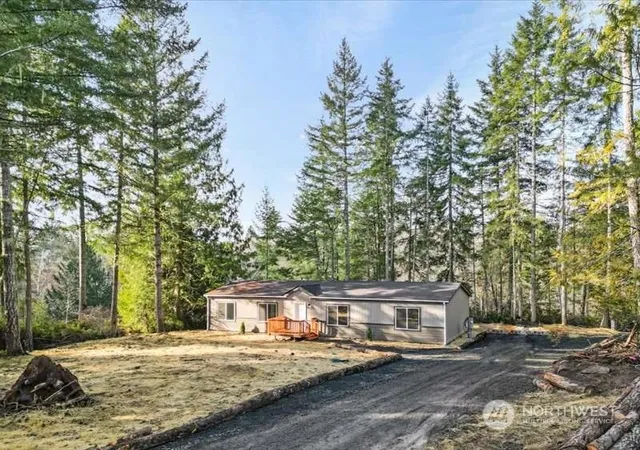 Photo 3 of Manufactured home for sale at 670 E Wilson Way, Grapeview, WA 98546 | MLS# NWM2183389 | Listing updated on 2026-09-17