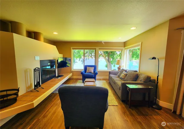 Photo 4 of Multi family home for sale at 1 Beach 582 Q, Manson, WA 98831 | MLS# NWM2257864 | Listing updated on 2026-09-17