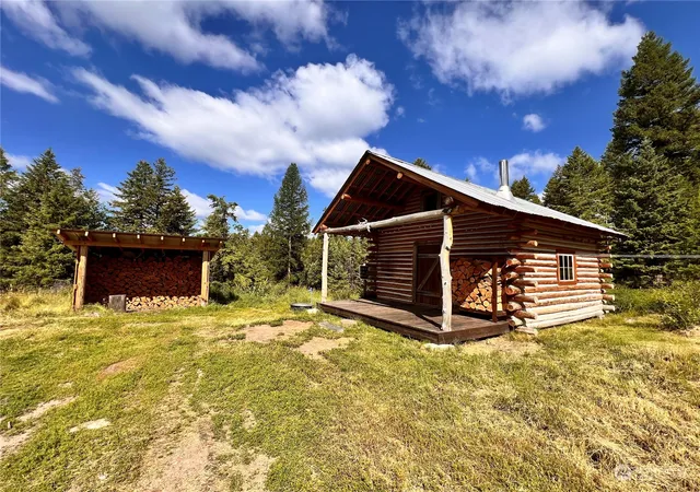 Photo 1 of Single family home for sale at 177 1st Creek Rd, Curlew, WA 99118 | MLS# NWM2262408 | Listing updated on 2026-09-17