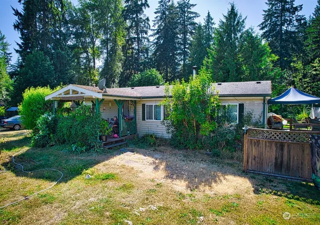Photo 4 of Manufactured home for sale at 15322 66th Avenue E, Puyallup, WA 98375 | MLS# NWM2263762 | Listing updated on 2026-09-17