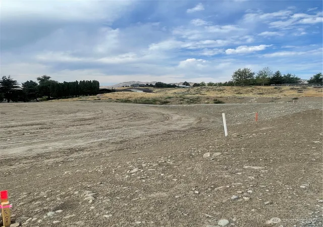 Photo 1 of Land for sale at 16 Parks Dr, Okanogan, WA 98840 | MLS# NWM2281353 | Listing updated on 2026-09-17