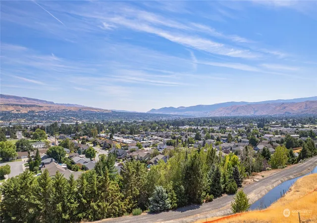 Photo 3 of Land for sale at 1841 Broadway Pl, Wenatchee, WA 98801 | MLS# NWM2286629 | Listing updated on 2026-09-17