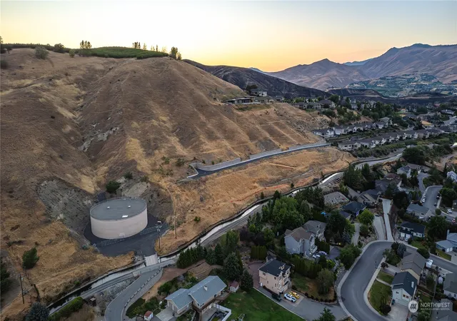 Photo 3 of Land for sale at 1 Broadway Pl, Wenatchee, WA 98801 | MLS# NWM2287806 | Listing updated on 2026-09-17
