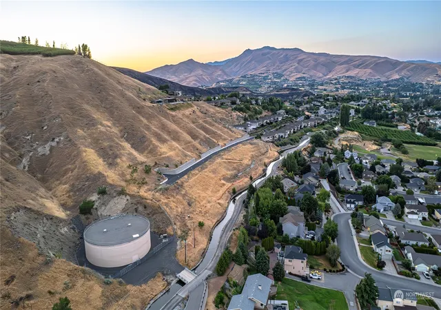 Photo 3 of Land for sale at 1 Broadway Pl, Wenatchee, WA 98801 | MLS# NWM2287806 | Listing updated on 2026-09-17