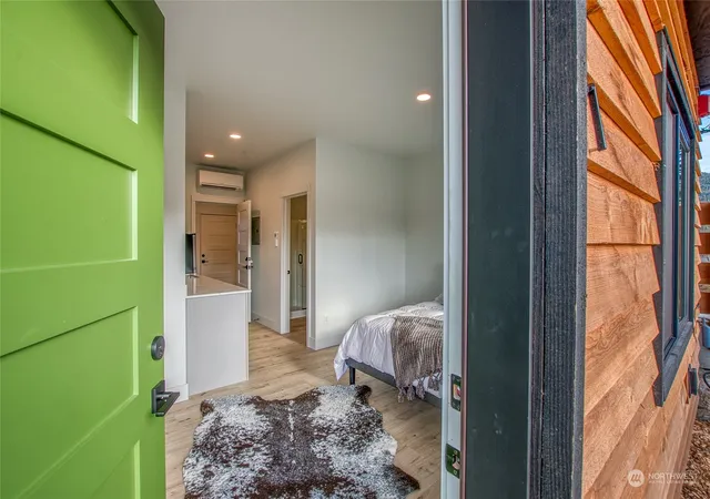 Photo 4 of Condo for sale at 231 Madrona St #5, Eastsound, WA 98245 | MLS# NWM2293493 | Listing updated on 2026-09-17