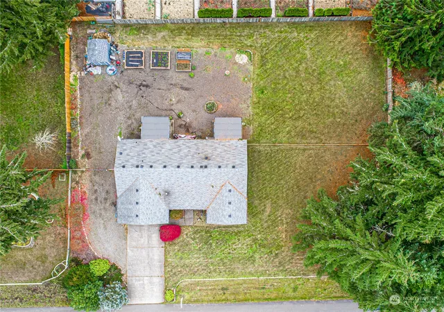 Photo 3 of Single family home for sale at 604 Nieland Loop Se, Rainier, WA 98576 | MLS# NWM2306654 | Listing updated on 2026-09-30
