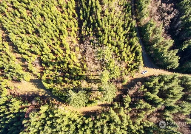 Photo 4 of Sale Pending at 3 NE Jones Crk Rd, Camas, WA 98607 | MLS# NWM2311251 | Listing updated on 2026-09-28