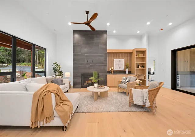 Photo 2 of Single family home for sale at 166 Soundview Dr, Bellingham, WA 98229 | MLS# NWM2312437 | Listing updated on 2026-09-17