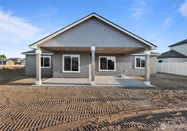 Photo 2 of Single family home for sale at 0 Lot 12 Rd B9 Sw, Royal City, WA 99357 | MLS# NWM2315865 | Listing updated on 2026-09-17