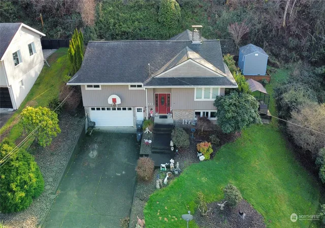 Photo 1 of Single family home for sale at 520 Sunset Dr, Hoquiam, WA 98550 | MLS# NWM2319804 | Listing updated on 2026-09-17