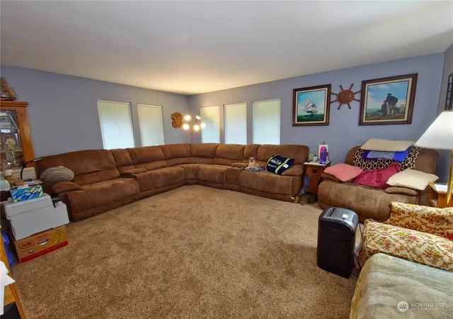 Photo 3 of Single family home for sale at 520 Sunset Dr, Hoquiam, WA 98550 | MLS# NWM2319804 | Listing updated on 2026-09-17