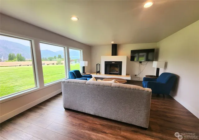 Photo 3 of House for sale at 1 Lodge 622 C, Manson, WA 98831 | MLS# NWM2326832 | Listing updated on 2026-09-17