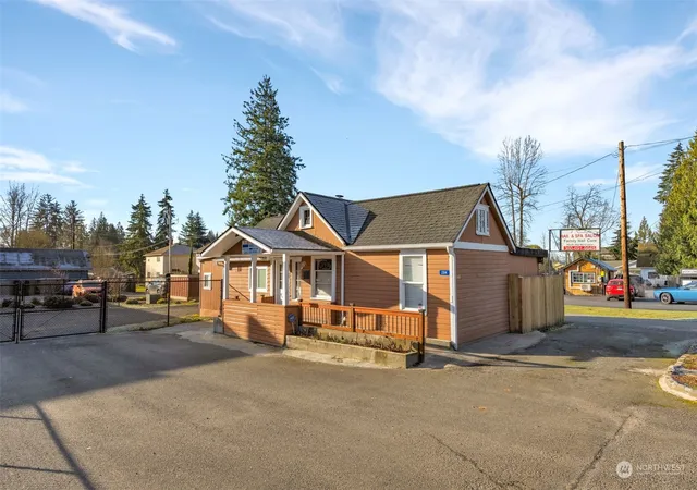 Photo 1 of Single family home for sale at 204 W Stanley St, Granite Falls, WA 98252 | MLS# NWM2326992 | Listing updated on 2026-09-17
