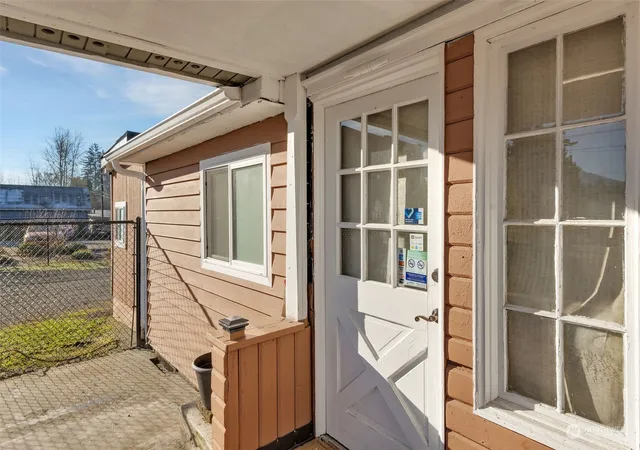 Photo 4 of Single family home for sale at 204 W Stanley St, Granite Falls, WA 98252 | MLS# NWM2326992 | Listing updated on 2026-09-17