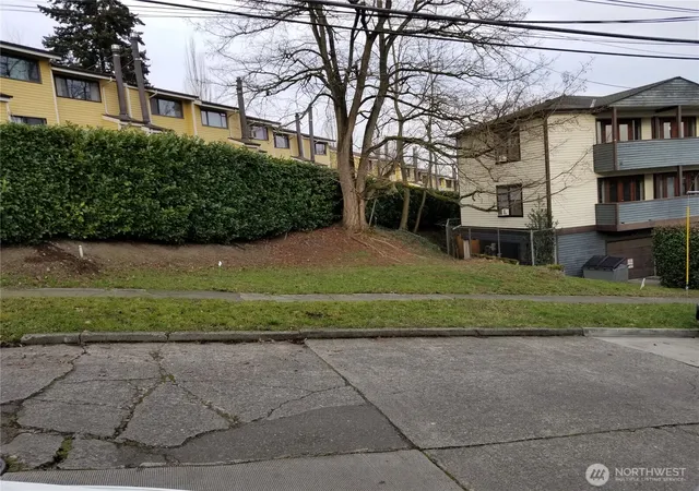 Photo 2 of Land for sale at 2602 E Thomas St, Seattle, WA 98112 | MLS# NWM2327602 | Listing updated on 2026-09-17