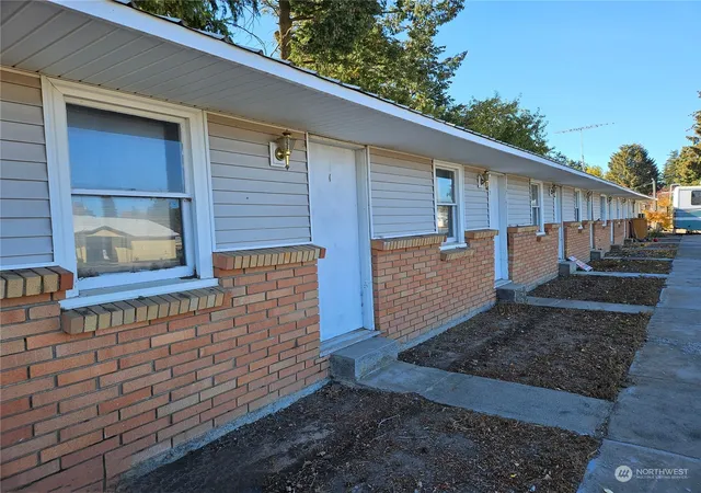 Photo 1 of Single family home for sale at 415 W Main St, Almira, WA 99103 | MLS# NWM2331595 | Listing updated on 2026-09-17