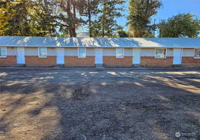 Photo 2 of Single family home for sale at 415 W Main St, Almira, WA 99103 | MLS# NWM2331595 | Listing updated on 2026-09-17