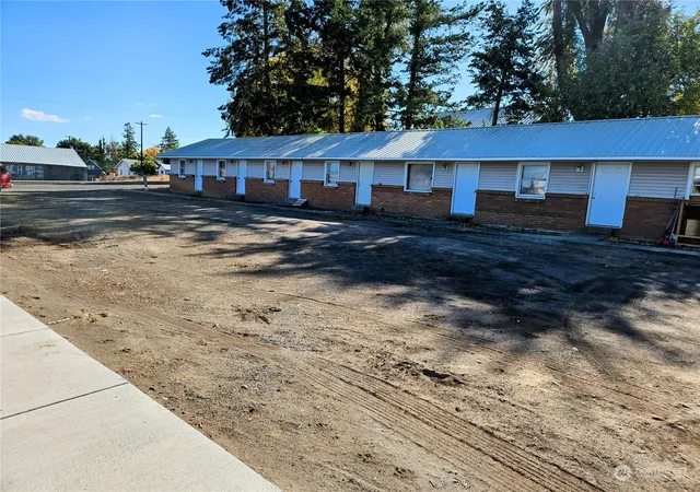 Photo 3 of Single family home for sale at 415 W Main St, Almira, WA 99103 | MLS# NWM2331595 | Listing updated on 2026-09-17