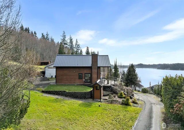 Photo 3 of Single family home for sale at 382 E Bergeson Rd, Shelton, WA 98584 | MLS# NWM2333041 | Listing updated on 2026-10-01