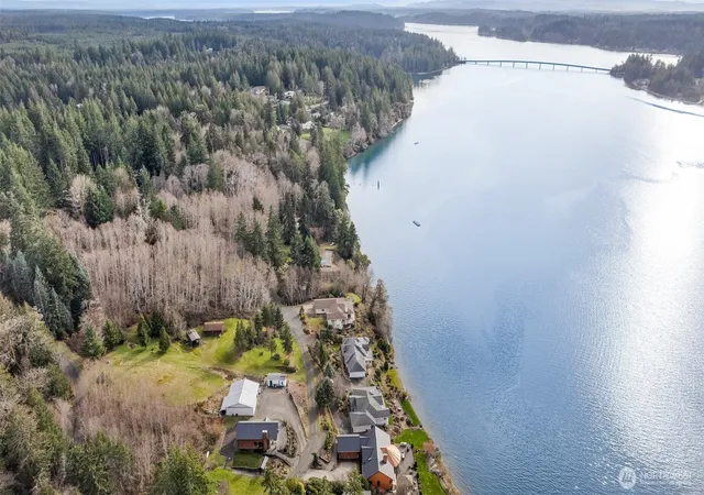 Photo 2 of Single family home for sale at 382 E Bergeson Rd, Shelton, WA 98584 | MLS# NWM2333041 | Listing updated on 2026-10-01