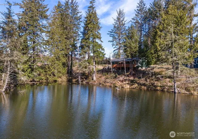 Photo 2 of Manufactured home for sale at 4 Lakeview Ln, South Bend, WA 98586 | MLS# NWM2338854 | Listing updated on 2026-09-17