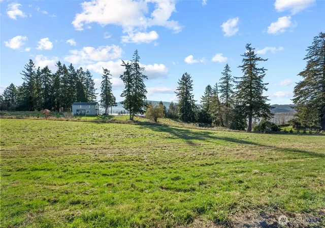 Photo 1 of Land for sale at 37 Sunnyfield Dr, Cathlamet, WA 98612 | MLS# NWM2351321 | Listing updated on 2026-09-17