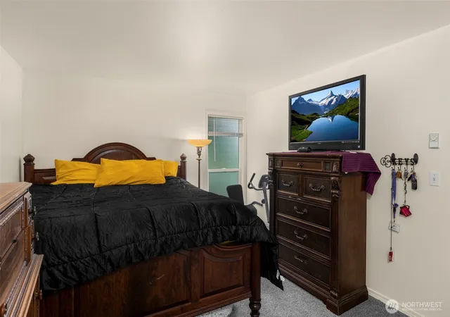 Photo 4 of Condo for sale at 1425 S Puget Dr #213, Renton, WA 98055 | MLS# NWM2351434 | Listing updated on 2026-09-17