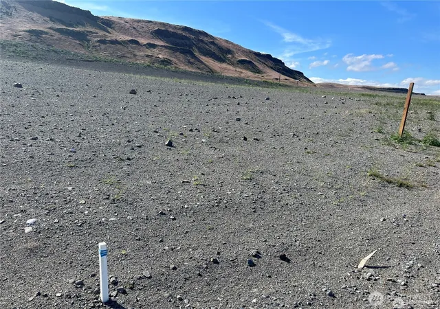 Photo 3 of Land for sale at 110 Basin Pointe Lp, Vantage, WA 98850 | MLS# NWM2353526 | Listing updated on 2026-09-17