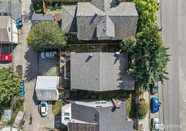 Photo 3 of Single family home for sale at 5016 7th Avenue NE, Seattle, WA 98105 | MLS# NWM2353618 | Listing updated on 2026-09-29