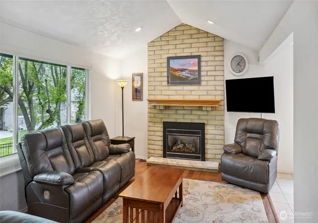 Photo 2 of Single family home for sale at 863 S Meadowlark Ln, Othello, WA 99344 | MLS# NWM2357690 | Listing updated on 2026-09-17
