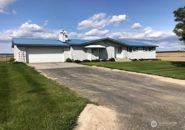 Photo 3 of Single family home for sale at 20868 Se Road 2, Warden, WA 98857 | MLS# NWM2358852 | Listing updated on 2026-09-17