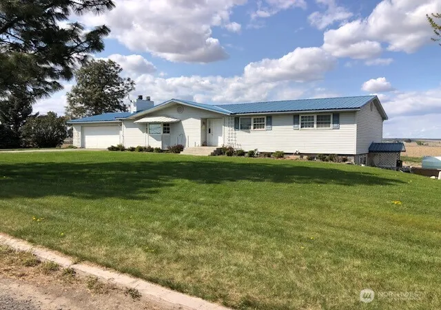 Photo 3 of Single family home for sale at 20868 SE Road 2, Warden, WA 98857 | MLS# NWM2358852 | Listing updated on 2026-09-17