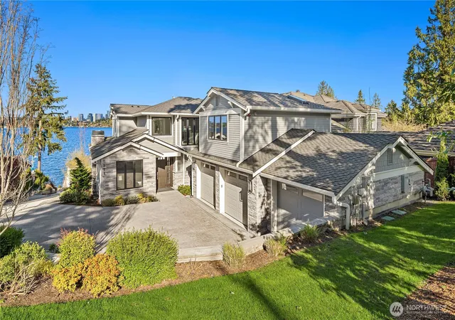 Photo 1 of Mansion for sale at 7254 N Mercer Way, Mercer Island, WA 98040 | MLS# NWM2359638 | Listing updated on 2026-09-23