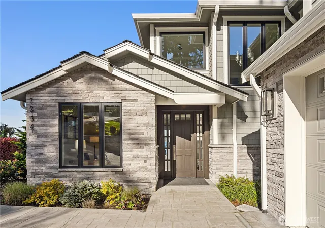 Photo 2 of Mansion for sale at 7254 N Mercer Way, Mercer Island, WA 98040 | MLS# NWM2359638 | Listing updated on 2026-09-23
