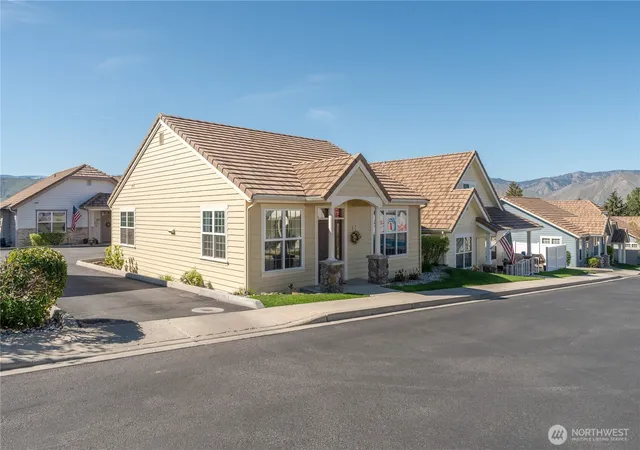 Photo 2 of Condo for sale at 1494 Eastmont #56, East Wenatchee, WA 98802 | MLS# NWM2362259 | Listing updated on 2026-09-17