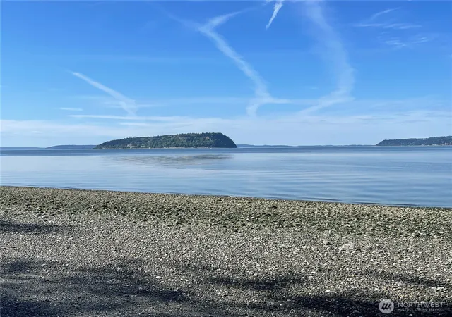 Photo 4 of Land for sale at 11 C Tax Id: 00466300001100, Hat Island, WA 98206 | MLS# NWM2363627 | Listing updated on 2026-09-17