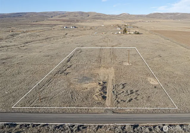 Photo 2 of Land for sale at 4 Road 13 Nw, Quincy, WA 98848 | MLS# NWM2363987 | Listing updated on 2026-09-17