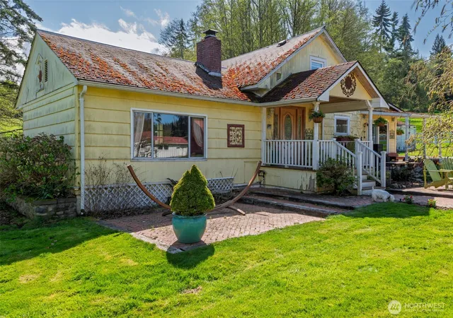 Photo 1 of Single family home for sale at 511 Loftus Rd, Port Townsend, WA 98368 | MLS# NWM2370867 | Listing updated on 2026-09-17