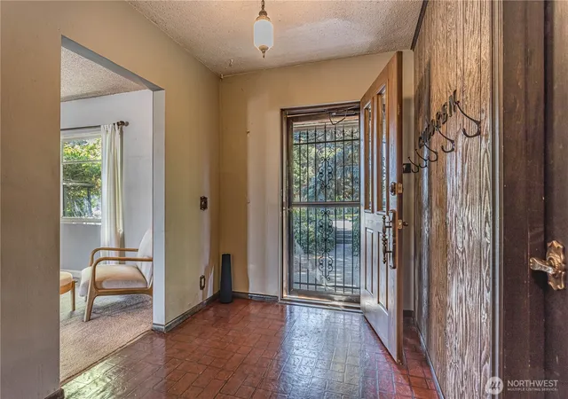 Photo 3 of Multi family home for sale at 1314 Walnut St, Wenatchee, WA 98801 | MLS# NWM2372283 | Listing updated on 2026-09-17