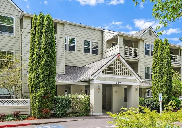 Photo 1 of Condo for sale at 4109 224th Lane Se #213, Issaquah, WA 98029 | MLS# NWM2373184 | Listing updated on 2026-09-17
